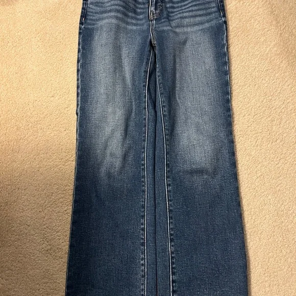 BKE Billie slim fit straight leg cropped jeans - Picture 3 of 9